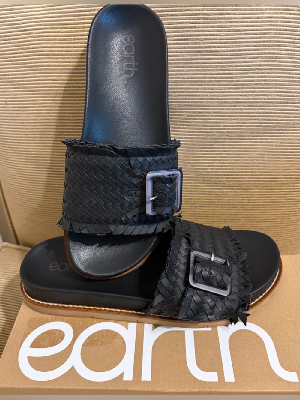 Earth Fontane 2 Woven Slide Sandals in Black - Size 7.5